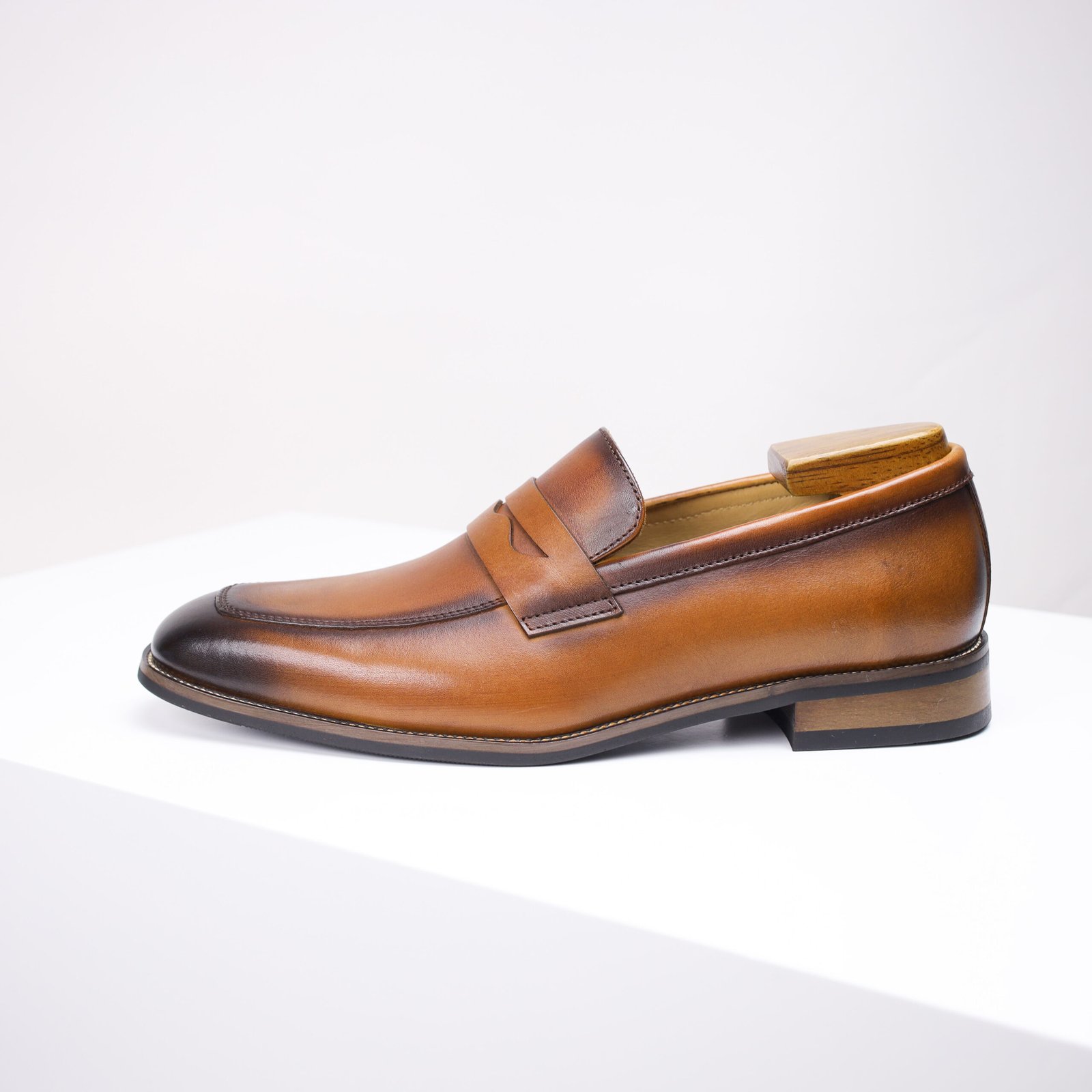 High-End Casual Leather Shoe - Image 3